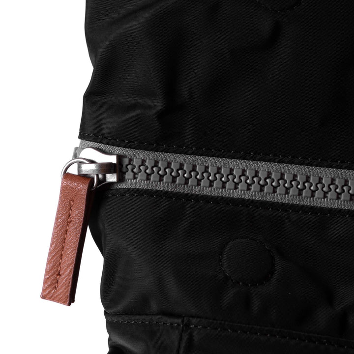 ROKA London | Canfield B - Small - Black