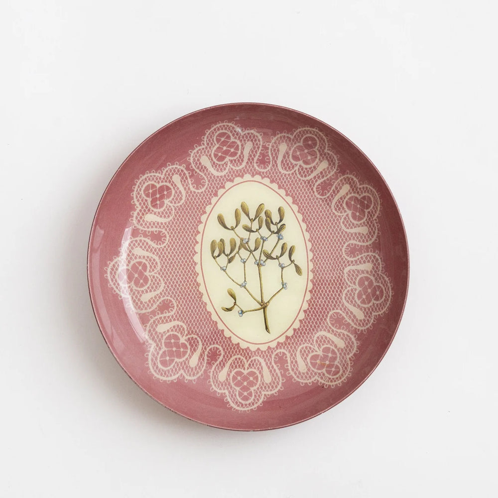 Roomytown | Enamel Tray - Round - Antique Lace & Mistletoe
